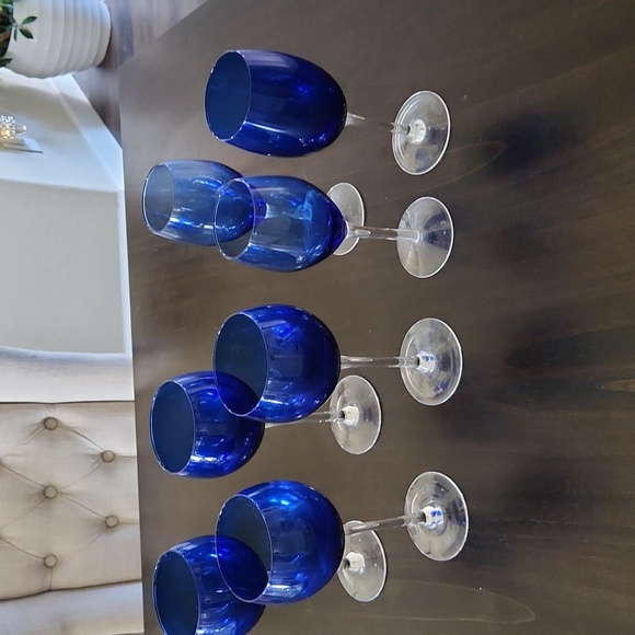 Cobalt Blue Color glasses Balloon Style 9” Tall Wine glasses set of seven - Picture 9 of 9
